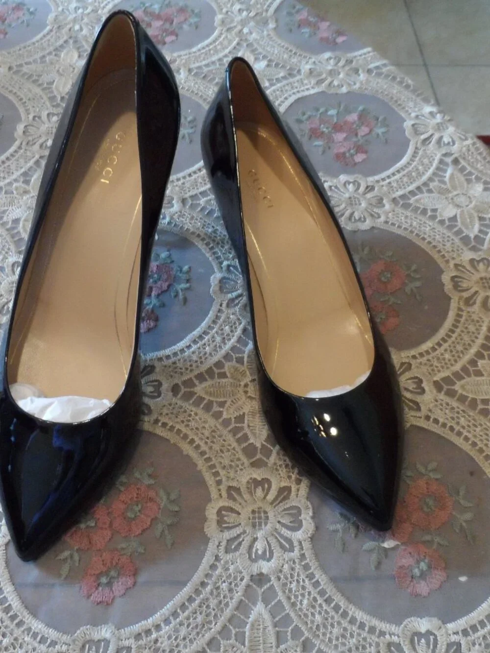 Gucci Black Patent Leather Kitten Heel Pumps Size 39.5B